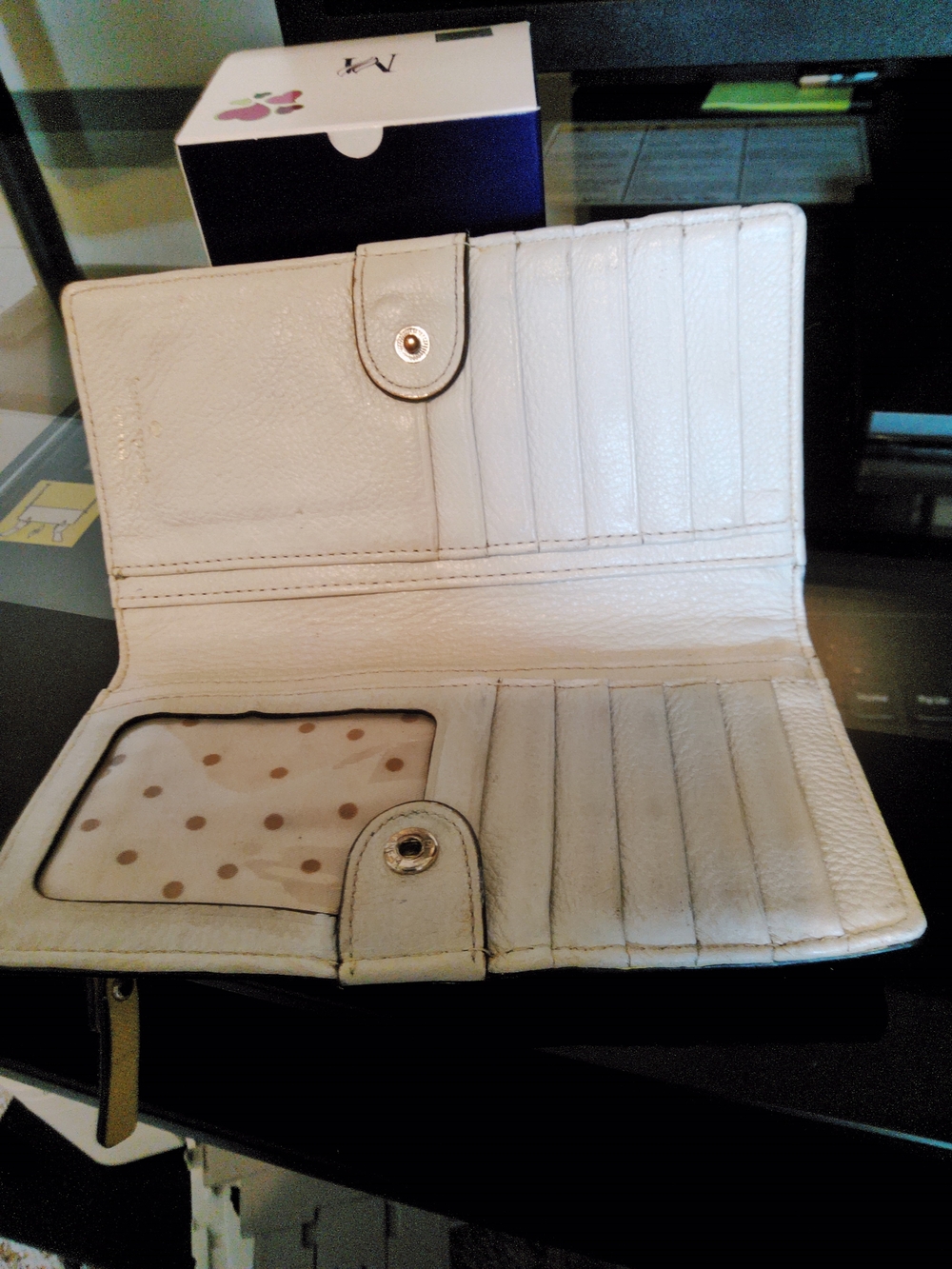 kate spade cream bifold wallet - Picture 3 of 3
